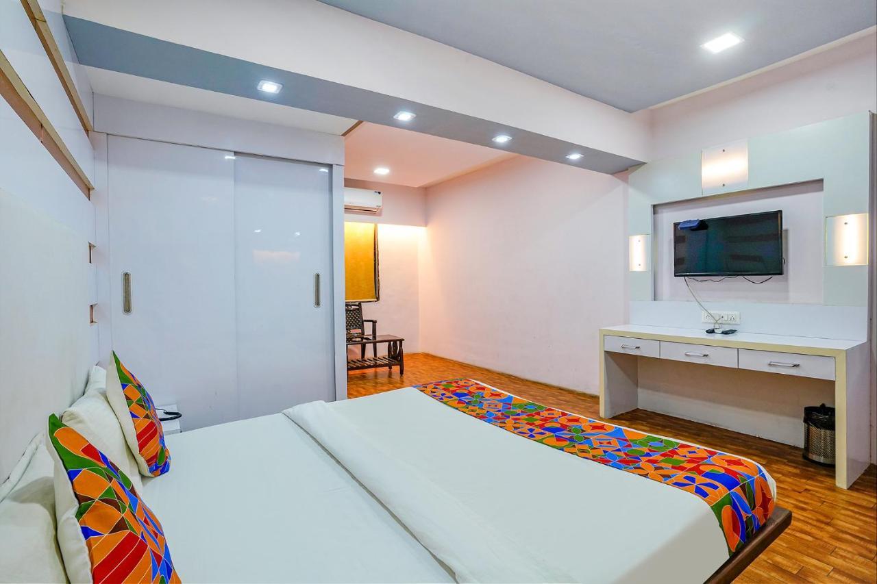 Fabexpress Vinyasa Residency Hotell Bhayandar Exteriör bild